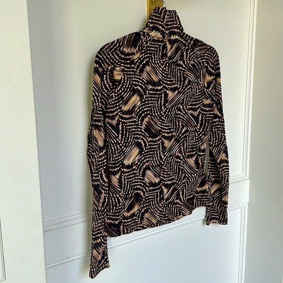 ST. JOHN SPORT Mock Neck Long Sleeve Psychedelic Design Brown Tan Petite XSMALL - Picture 16 of 16